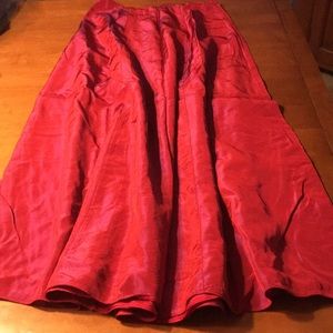 Long skirt with liner